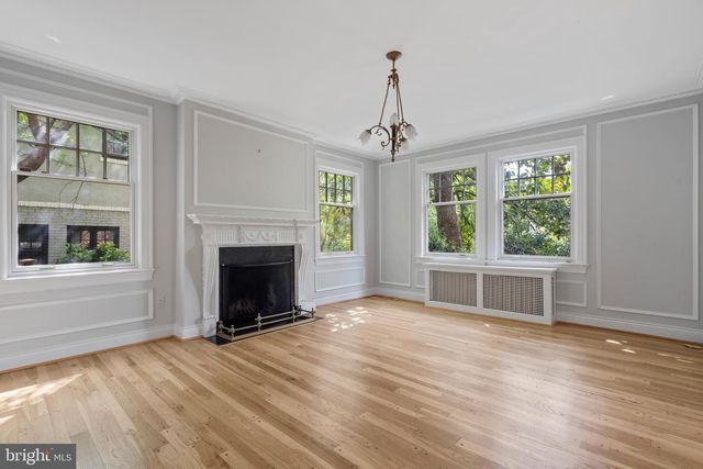 3313 CLEVELAND AVE NW, Washington, DC 20008