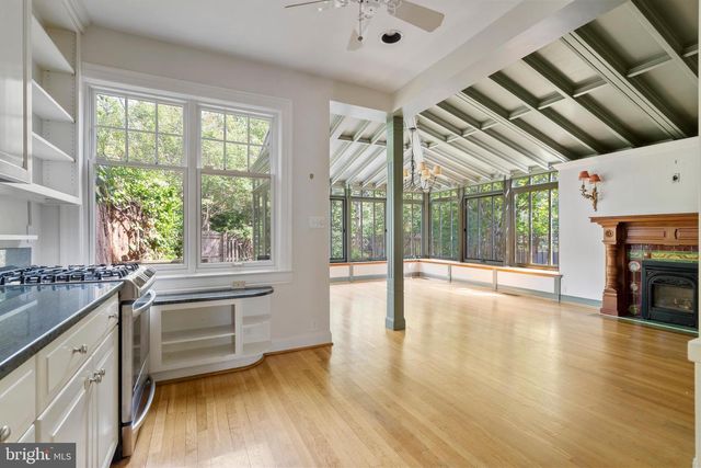 3313 CLEVELAND AVE NW, Washington, DC 20008