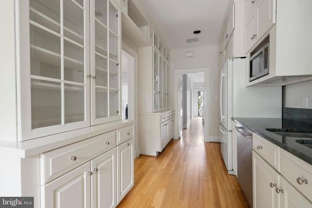 3313 CLEVELAND AVE NW, Washington, DC 20008
