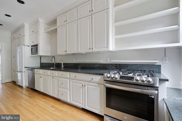 3313 CLEVELAND AVE NW, Washington, DC 20008
