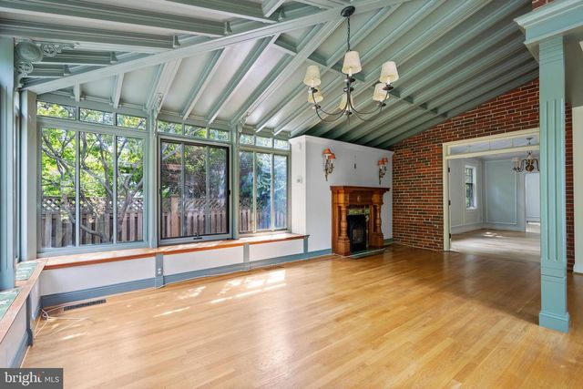 3313 CLEVELAND AVE NW, Washington, DC 20008