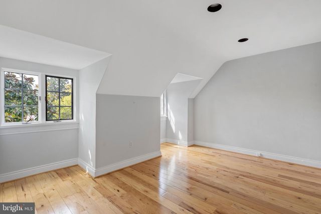 3313 CLEVELAND AVE NW, Washington, DC 20008