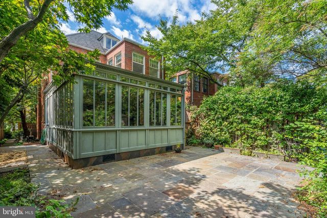 3313 CLEVELAND AVE NW, Washington, DC 20008
