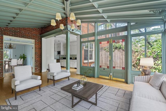3313 CLEVELAND AVE NW, Washington, DC 20008