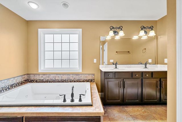 1220 Emerson Circle, Hopkinsville, KY 42240