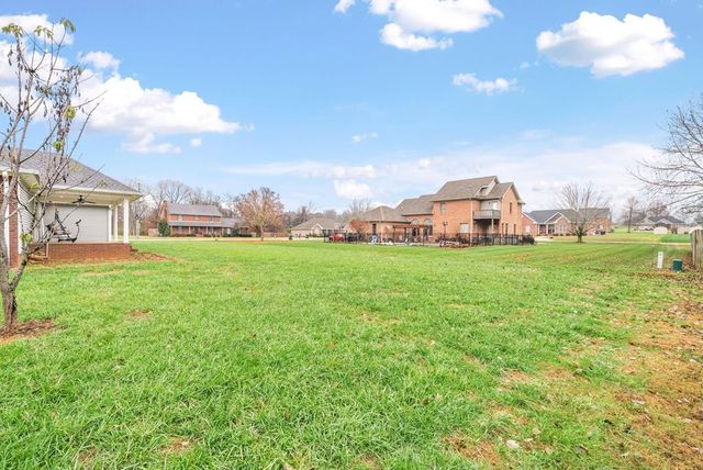 1220 Emerson Circle, Hopkinsville, KY 42240