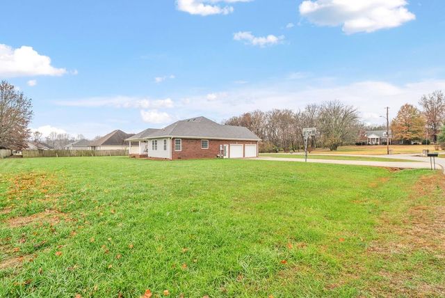 1220 Emerson Circle, Hopkinsville, KY 42240