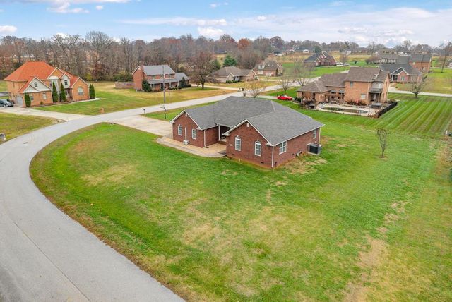 1220 Emerson Circle, Hopkinsville, KY 42240