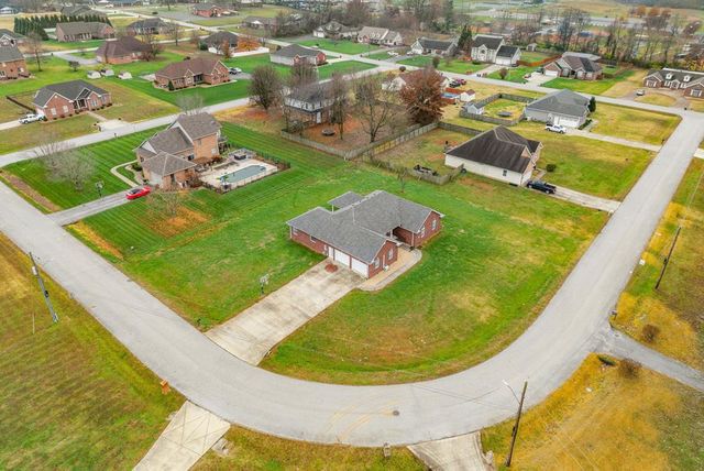 1220 Emerson Circle, Hopkinsville, KY 42240