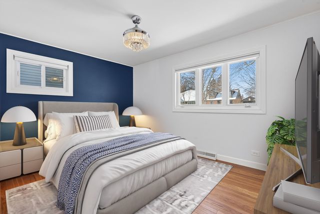 107 S Ash Street, Palatine, IL 60067