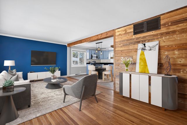 107 S Ash Street, Palatine, IL 60067