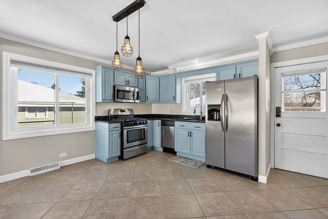 107 S Ash Street, Palatine, IL 60067