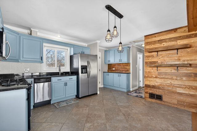 107 S Ash Street, Palatine, IL 60067