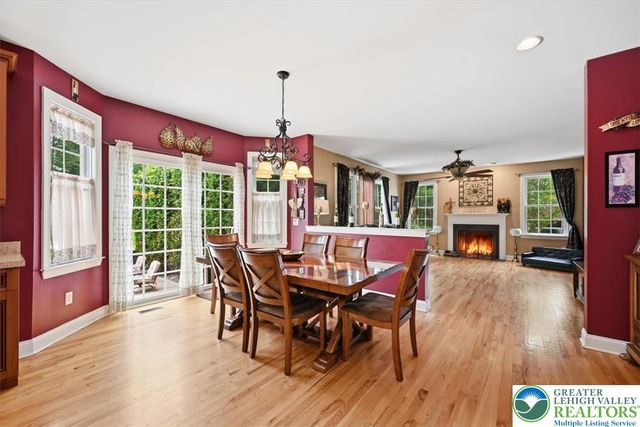 4559 Oakwood Lane, Lower Nazareth Twp, PA 18064
