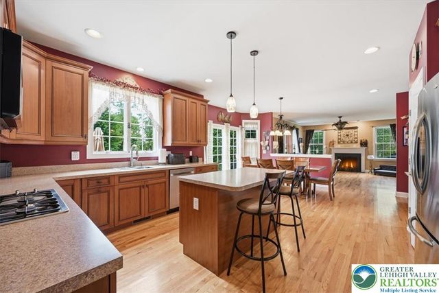 4559 Oakwood Lane, Lower Nazareth Twp, PA 18064