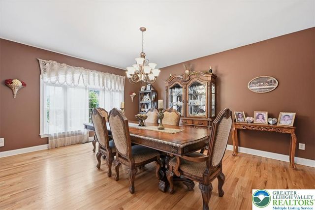 4559 Oakwood Lane, Lower Nazareth Twp, PA 18064