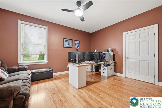 4559 Oakwood Lane, Lower Nazareth Twp, PA 18064