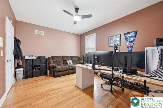 4559 Oakwood Lane, Lower Nazareth Twp, PA 18064