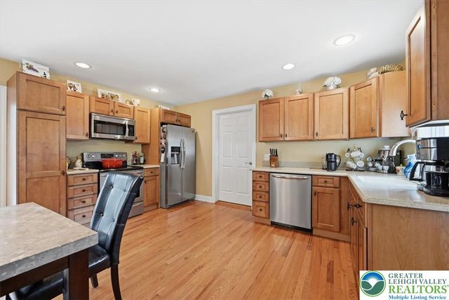 4559 Oakwood Lane, Lower Nazareth Twp, PA 18064