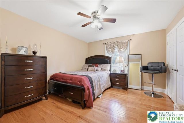 4559 Oakwood Lane, Lower Nazareth Twp, PA 18064