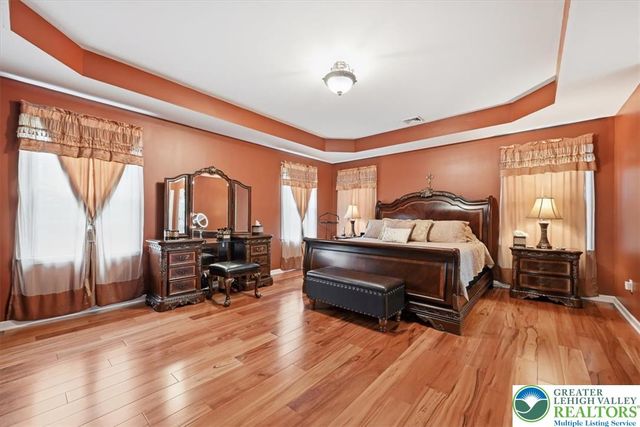 4559 Oakwood Lane, Lower Nazareth Twp, PA 18064