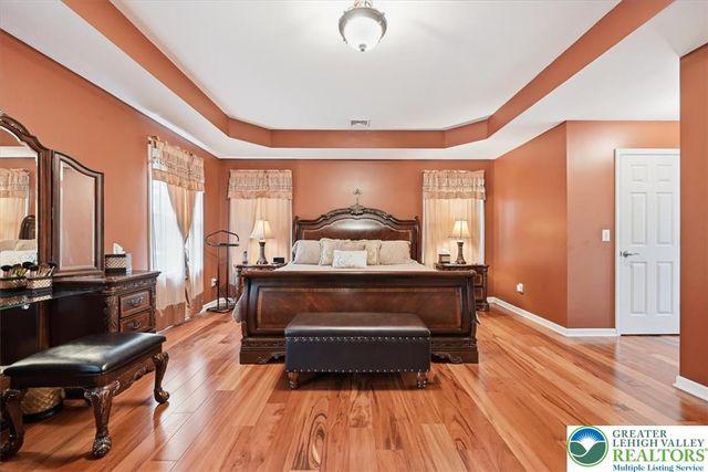 4559 Oakwood Lane, Lower Nazareth Twp, PA 18064