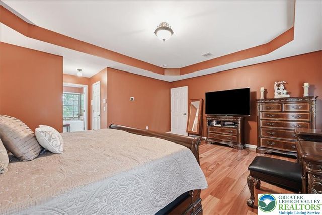 4559 Oakwood Lane, Lower Nazareth Twp, PA 18064