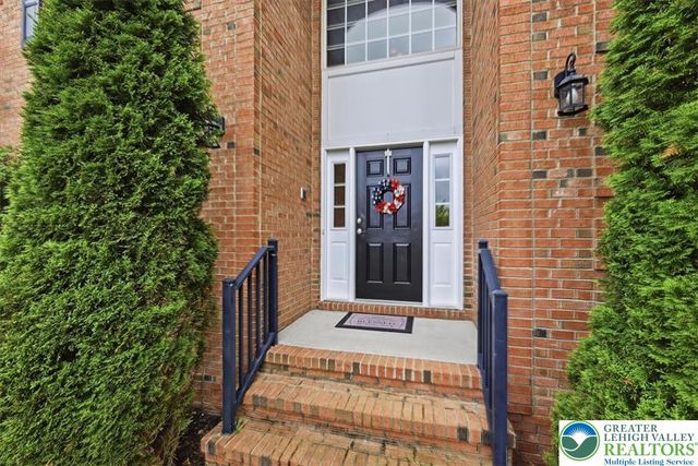 4559 Oakwood Lane, Lower Nazareth Twp, PA 18064