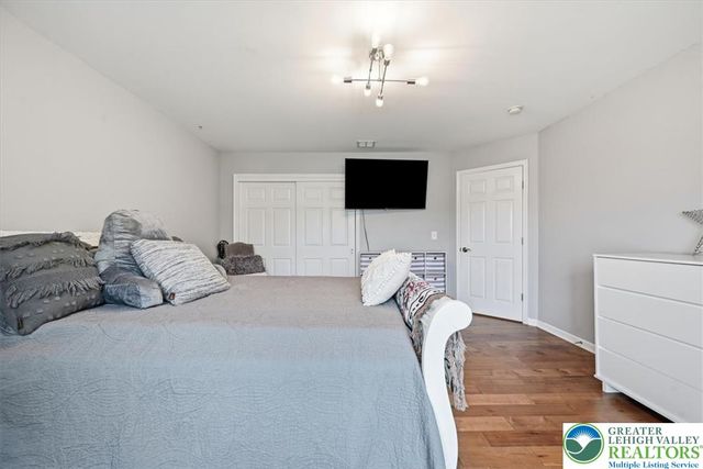 4559 Oakwood Lane, Lower Nazareth Twp, PA 18064