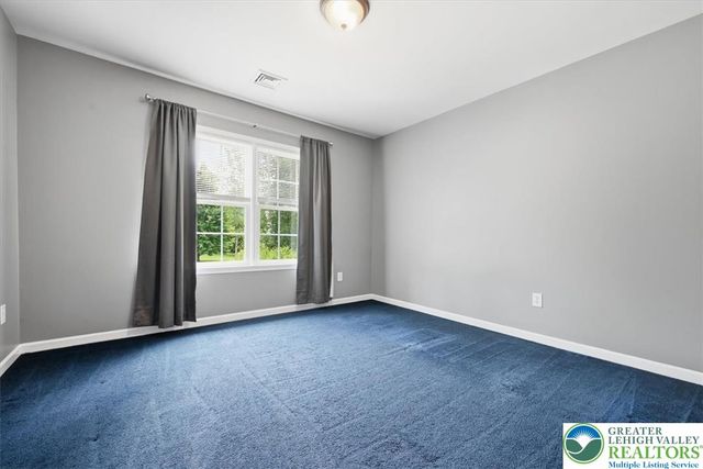 4559 Oakwood Lane, Lower Nazareth Twp, PA 18064