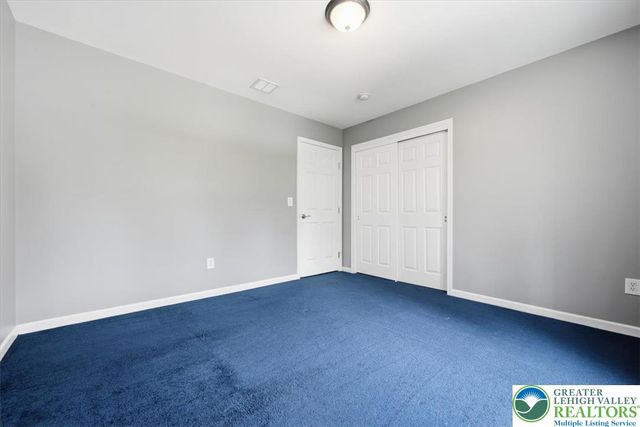 4559 Oakwood Lane, Lower Nazareth Twp, PA 18064