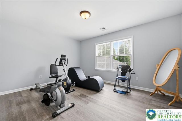 4559 Oakwood Lane, Lower Nazareth Twp, PA 18064