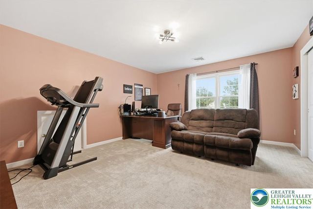 4559 Oakwood Lane, Lower Nazareth Twp, PA 18064