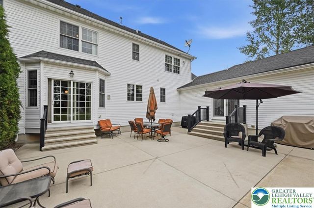 4559 Oakwood Lane, Lower Nazareth Twp, PA 18064