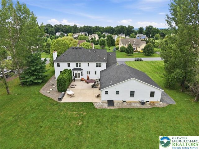 4559 Oakwood Lane, Lower Nazareth Twp, PA 18064
