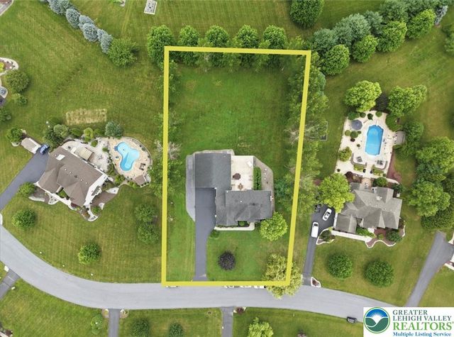 4559 Oakwood Lane, Lower Nazareth Twp, PA 18064