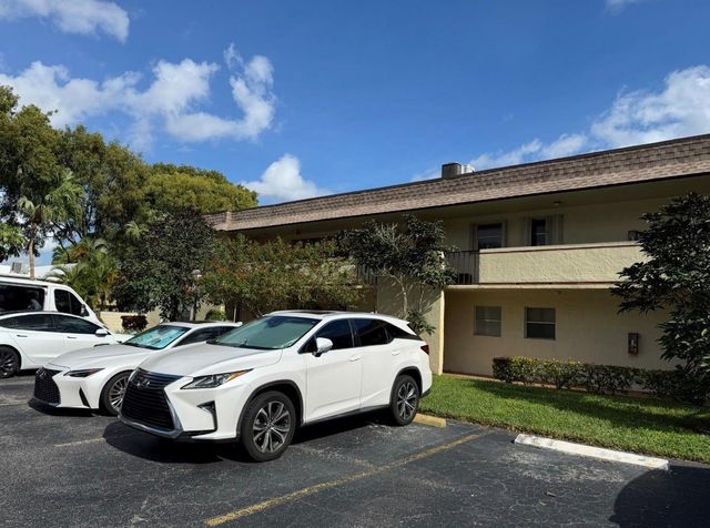 5515 Lakewood Circle 125, Pompano Beach, FL 33063