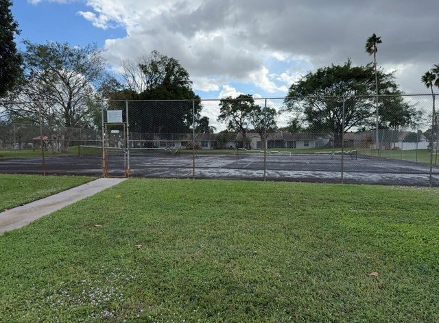 5515 Lakewood Circle 125, Pompano Beach, FL 33063