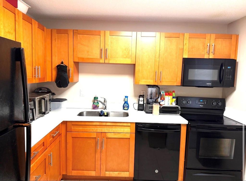 5515 Lakewood Circle 125, Pompano Beach, FL 33063