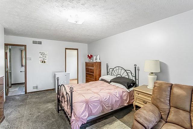 900 McArthur Drive, Girard, OH 44420