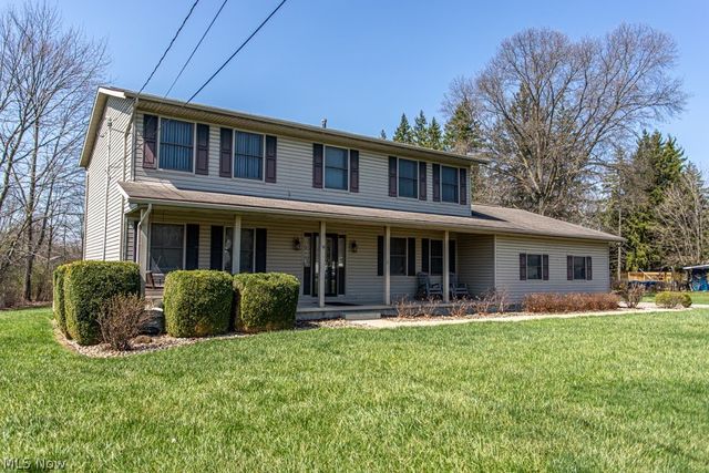 900 McArthur Drive, Girard, OH 44420