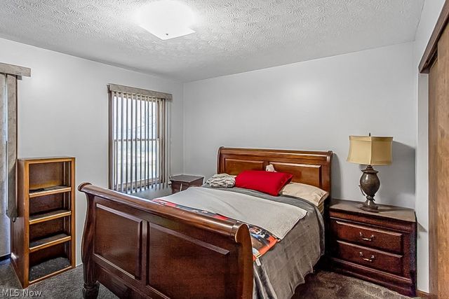 900 McArthur Drive, Girard, OH 44420