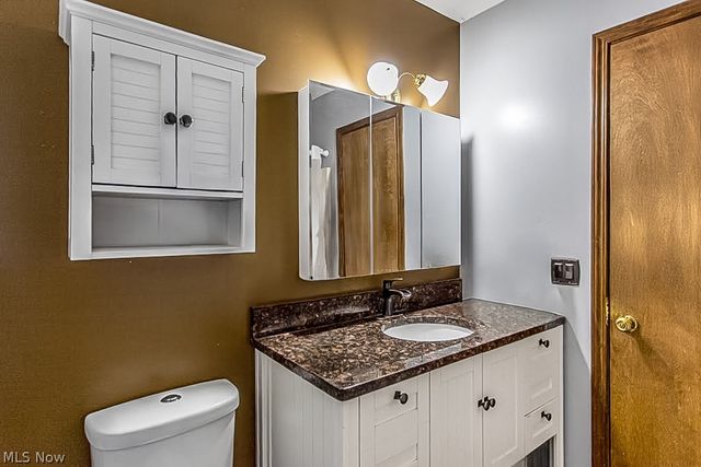 900 McArthur Drive, Girard, OH 44420