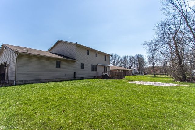 900 McArthur Drive, Girard, OH 44420