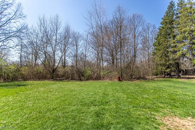 900 McArthur Drive, Girard, OH 44420