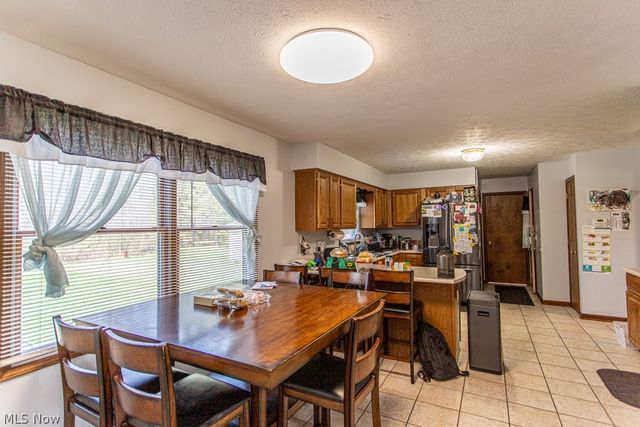 900 McArthur Drive, Girard, OH 44420