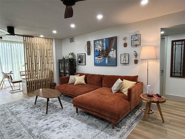 3700 Oaks Clubhouse Drive 103, Pompano Beach, FL 33069
