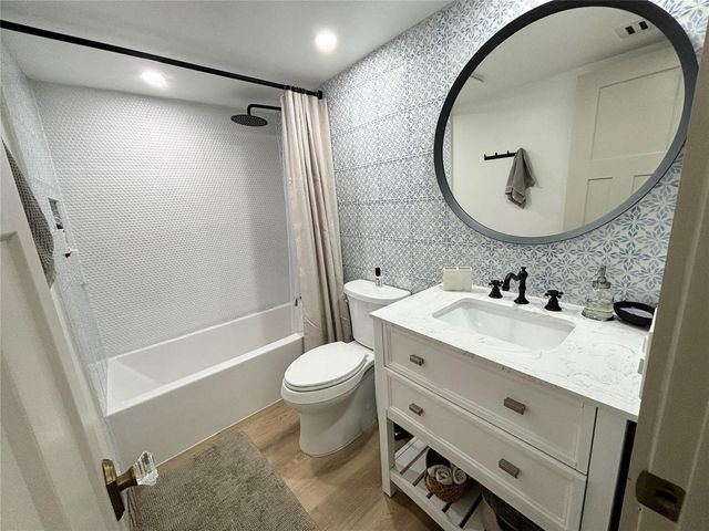 3700 Oaks Clubhouse Drive 103, Pompano Beach, FL 33069