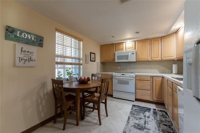 3700 Oaks Clubhouse Drive 103, Pompano Beach, FL 33069