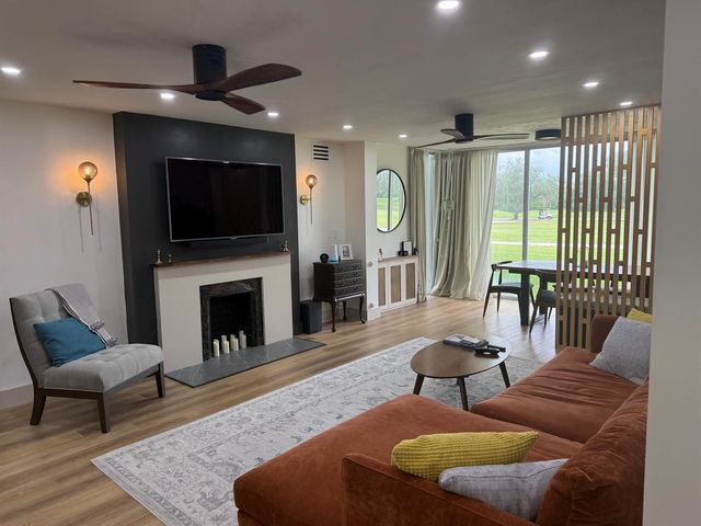 3700 Oaks Clubhouse Drive 103, Pompano Beach, FL 33069